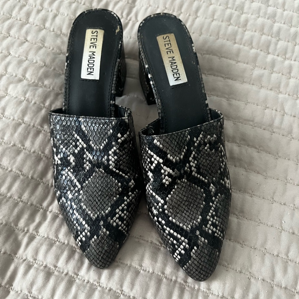 Steve Madden Snakeskin chunky heels